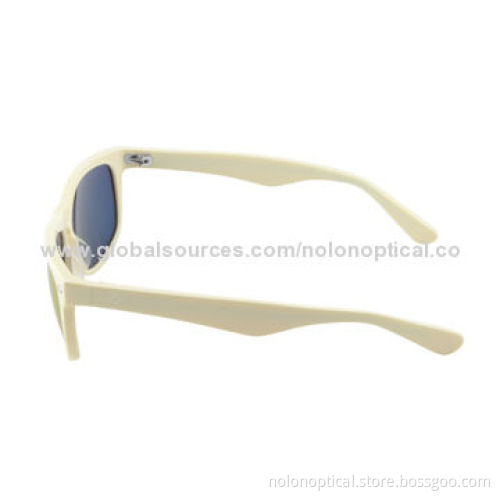 Acetate mirror lens wayfarer sunglasses in white
